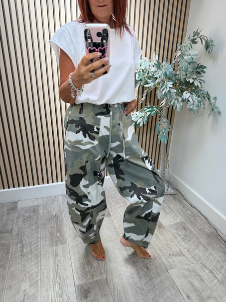 Camo balloon leg trousers