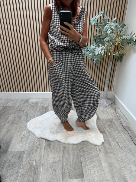 Gingham balloon leg trousers