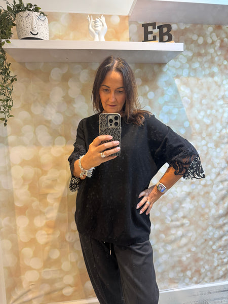 Soft knit jumper with lace sleeves