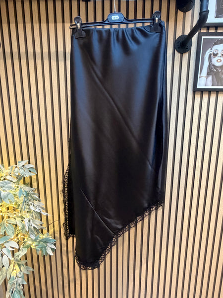 Studio Silky longline Skirt with Lace trim
