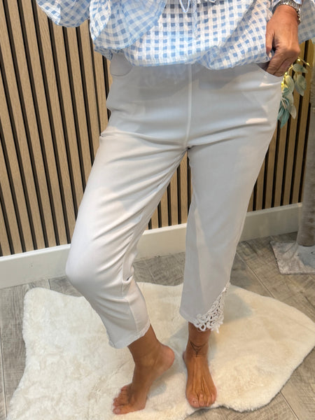 Cherry B 3/4 Trousers with crochet detail