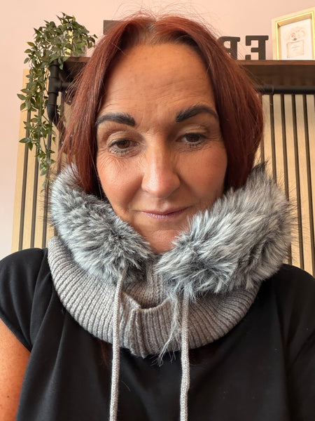 Fur Trim Snood