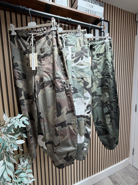 Camo balloon leg trousers