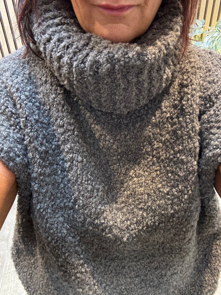 Roll Neck Popcorn Knit Tank Top