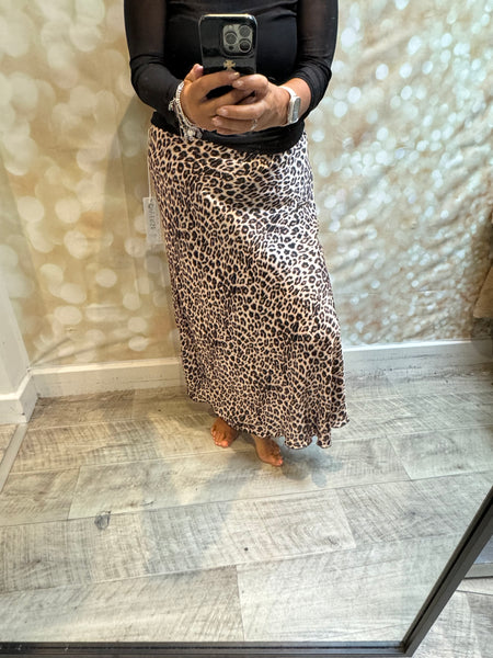 Studio Silky longline Skirt