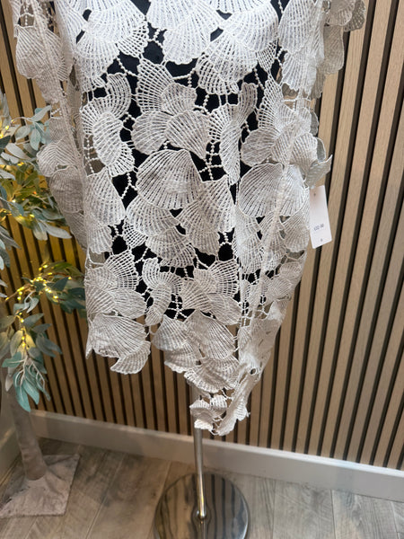 Shell Cut Out Top