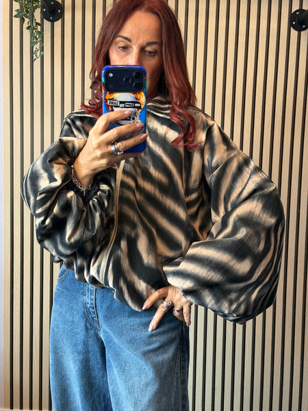Zebra Bubble hem Bomber Jacket