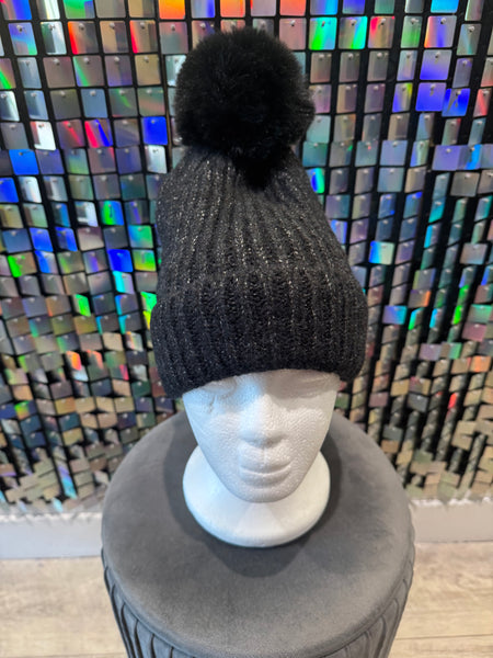 Pom Pom Bob hat