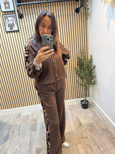 Studio Leopard Stripe Scuba Jogger  set