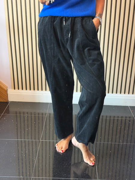 Jumbo Cord Barrel leg Trousers