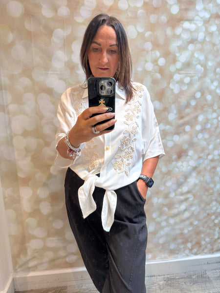 Applique Tie Front Cropped Shirt