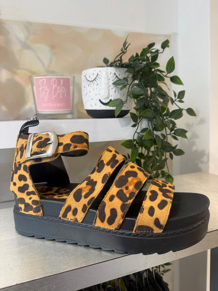 Gladiator sandals with chunky sole