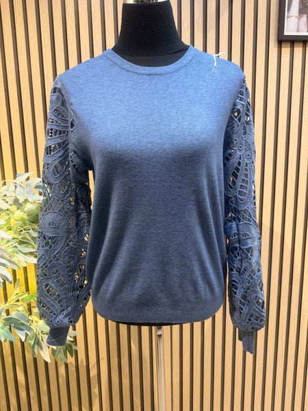 Soft knit jumper with lace sleeves
