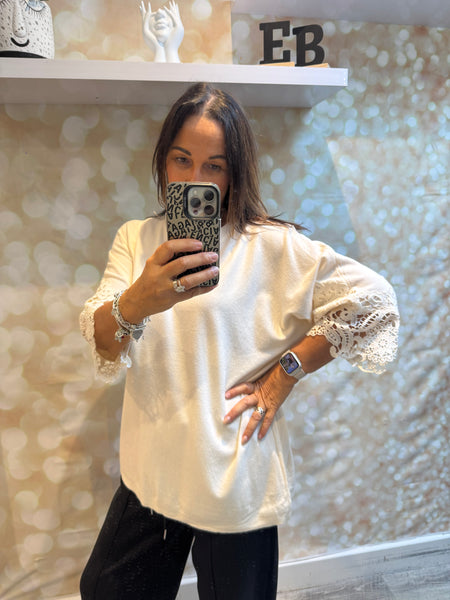 Soft knit jumper with lace sleeves