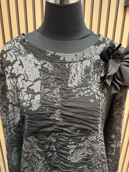 ID Textured / Circle Tulle Corsage Dress