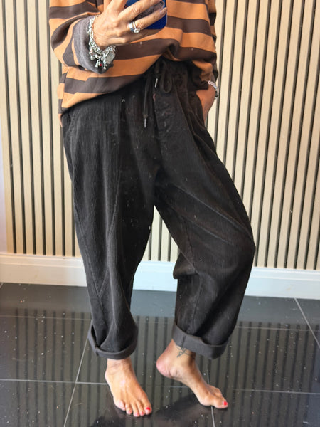 Jumbo Cord Barrel leg Trousers