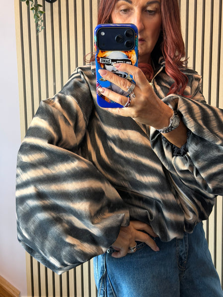 Zebra Bubble hem Bomber Jacket