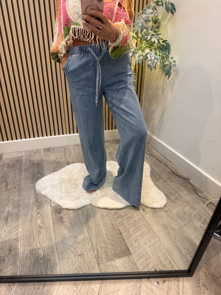 Wide Leg Jogger Style Jeans