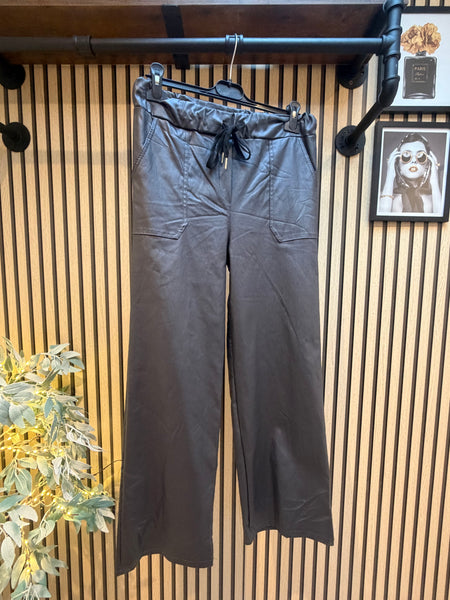 Wide leg Magic Trousers