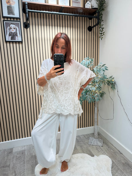 Embroidered Scalloped Hem Tunic/Top