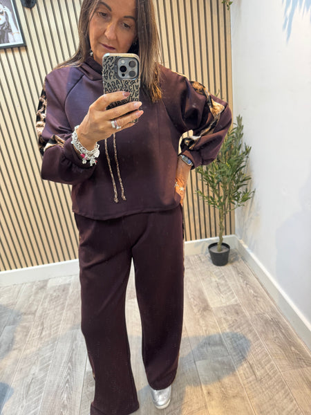 Studio Leopard Stripe Scuba Jogger  set