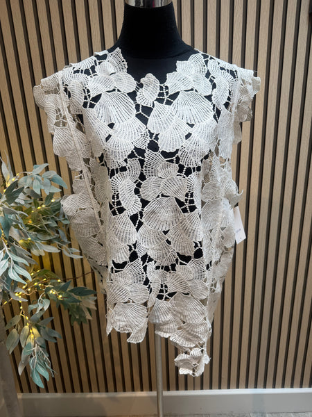 Shell Cut Out Top