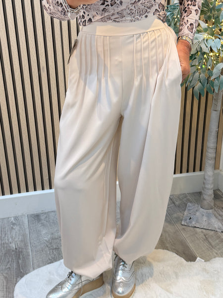Cuffed Balloon leg  Trouser