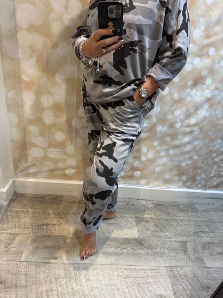 Camo Lounge / Jogger  set
