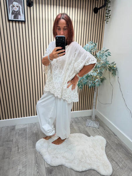 Embroidered Scalloped Hem Tunic/Top