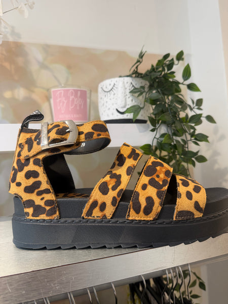 Gladiator sandals with chunky sole