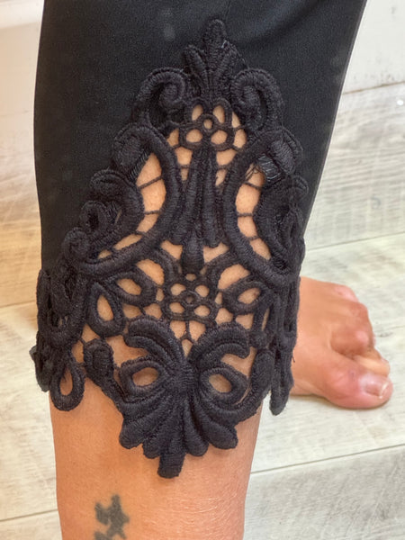 Cherry B 3/4 Trousers with crochet detail