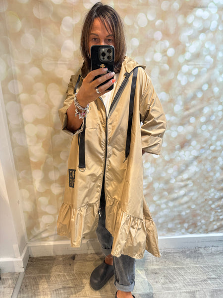Hope Frill hem Hooded Mac