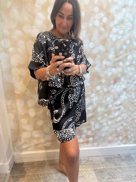 Silky Leopard Shorts / Tunic Set