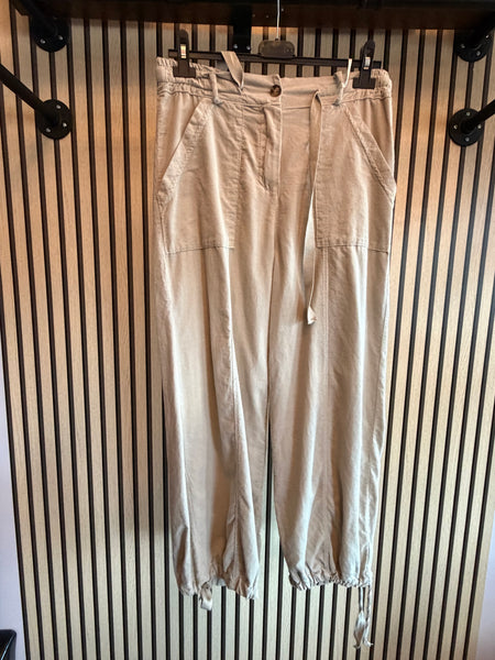 Needlecord  balloon leg trousers