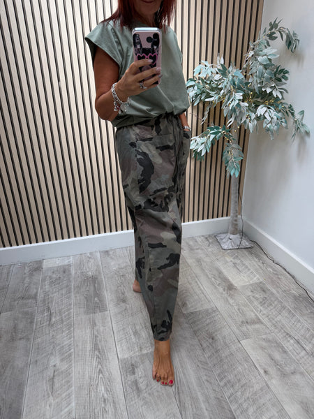 Camo balloon leg trousers