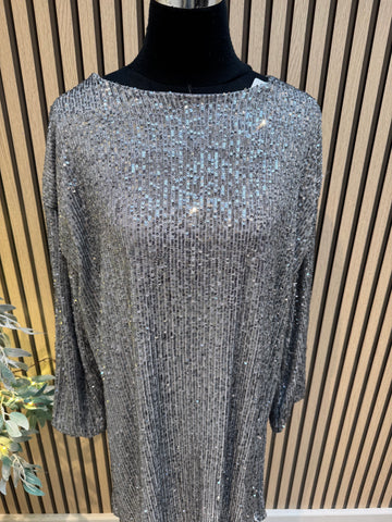 Curve Sequin dress with keyhole tie back