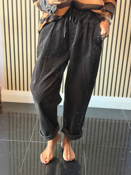 Jumbo Cord Barrel leg Trousers