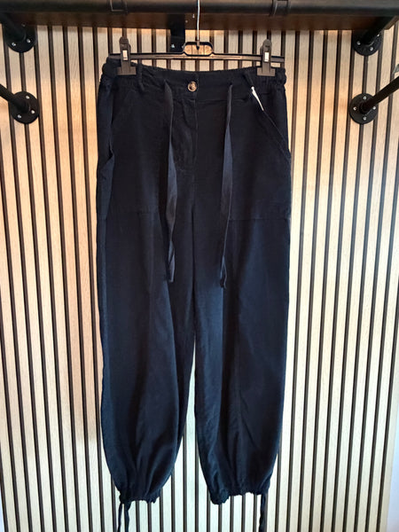 Needlecord  balloon leg trousers