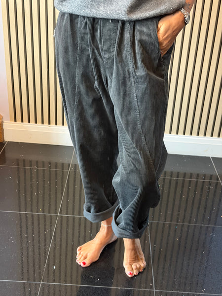 Jumbo Cord Barrel leg Trousers