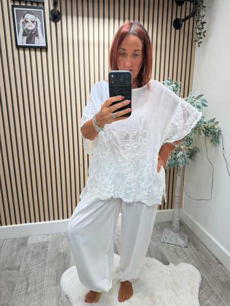 Embroidered Scalloped Hem Tunic/Top