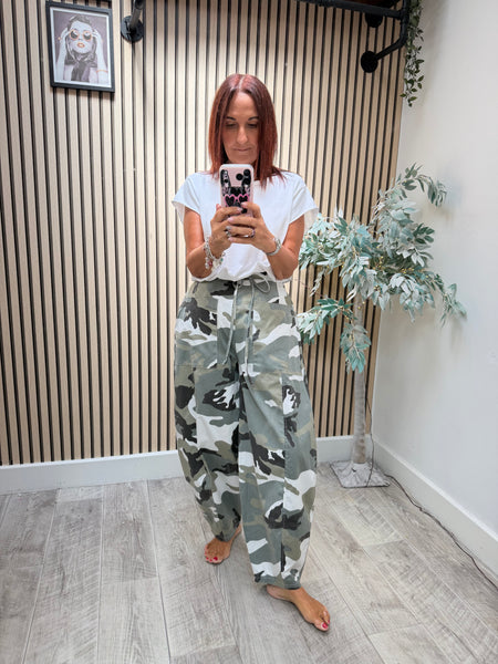 Camo balloon leg trousers