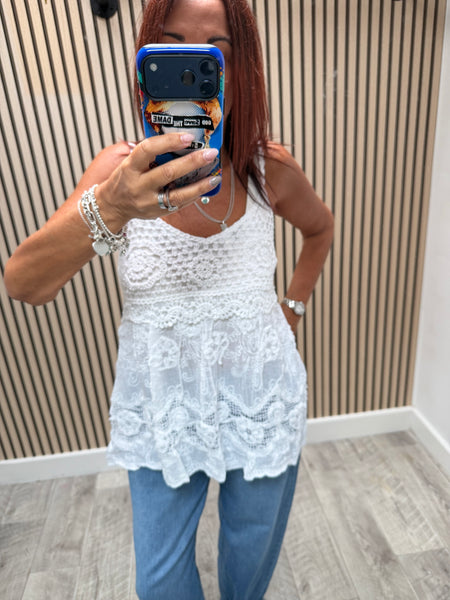 Crochet broderie anglaise top