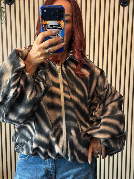 Zebra Bubble hem Bomber Jacket