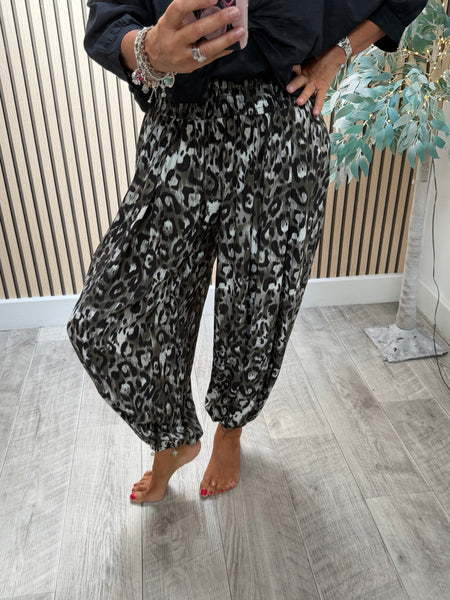 Wide waist Leopard BalloonTrousers