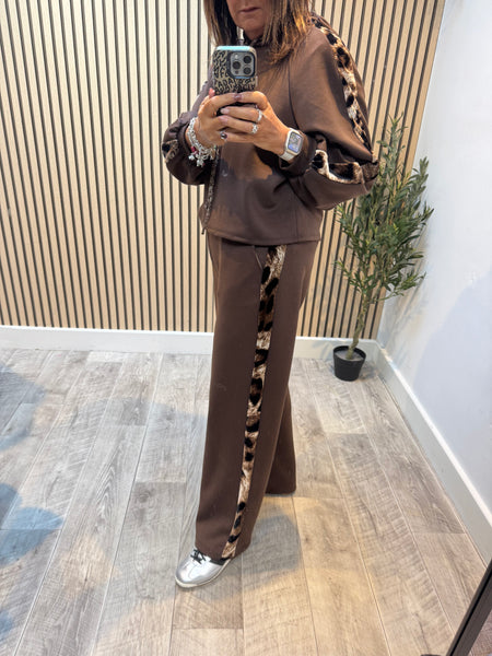 Studio Leopard Stripe Scuba Jogger  set