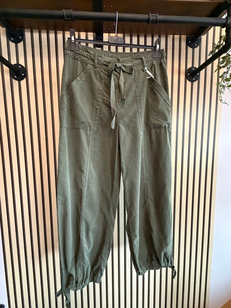 Needlecord  balloon leg trousers