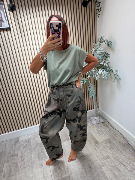 Camo balloon leg trousers