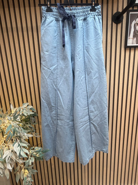 Wide Leg Jogger Style Jeans