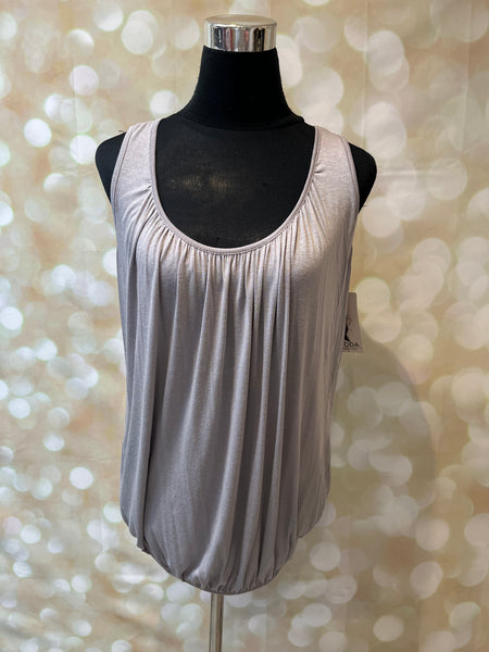Bubble hem vest