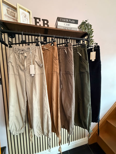 Needlecord  balloon leg trousers